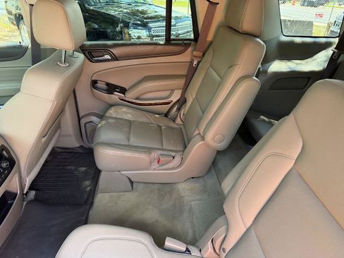 Used 2017 GMC Yukon SLT w/ Open Road Package RWD image 28