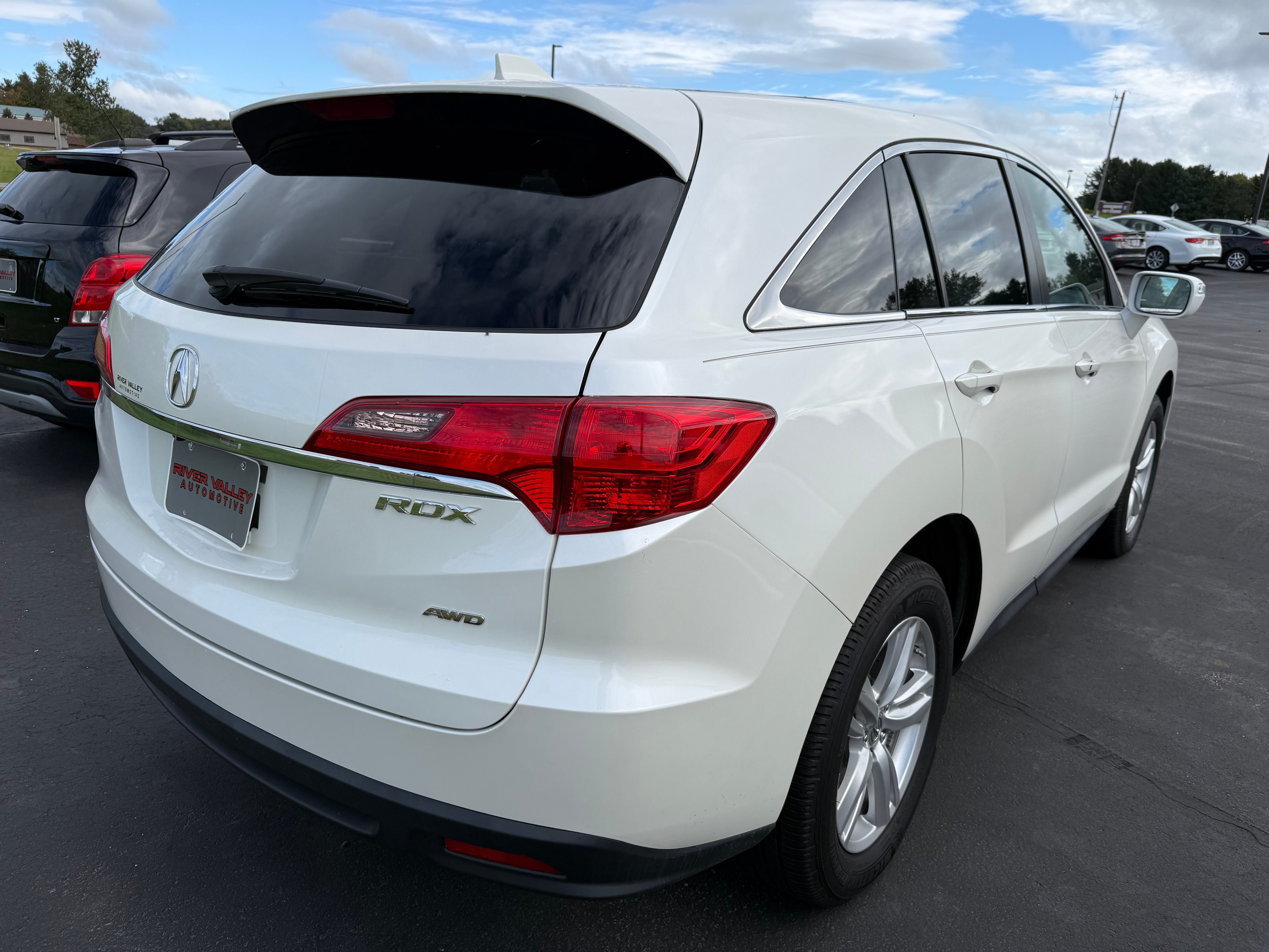 Used 2015 Acura RDX w/ Technology Package AWD/4WD image 3