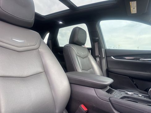 Used 2022 Cadillac XT5 Premium Luxury w/ Technology Package FWD image 29