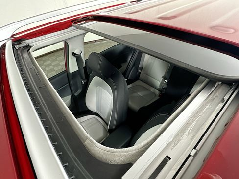 New 2025 Hyundai Venue SEL image 20