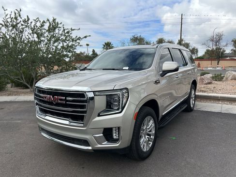 Used 2022 GMC Yukon SLT w/ SLT Premium Package image 7