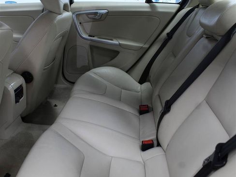 Used 2015 Volvo S60 T5 Platinum w/ Climate Package AWD/4WD image 16