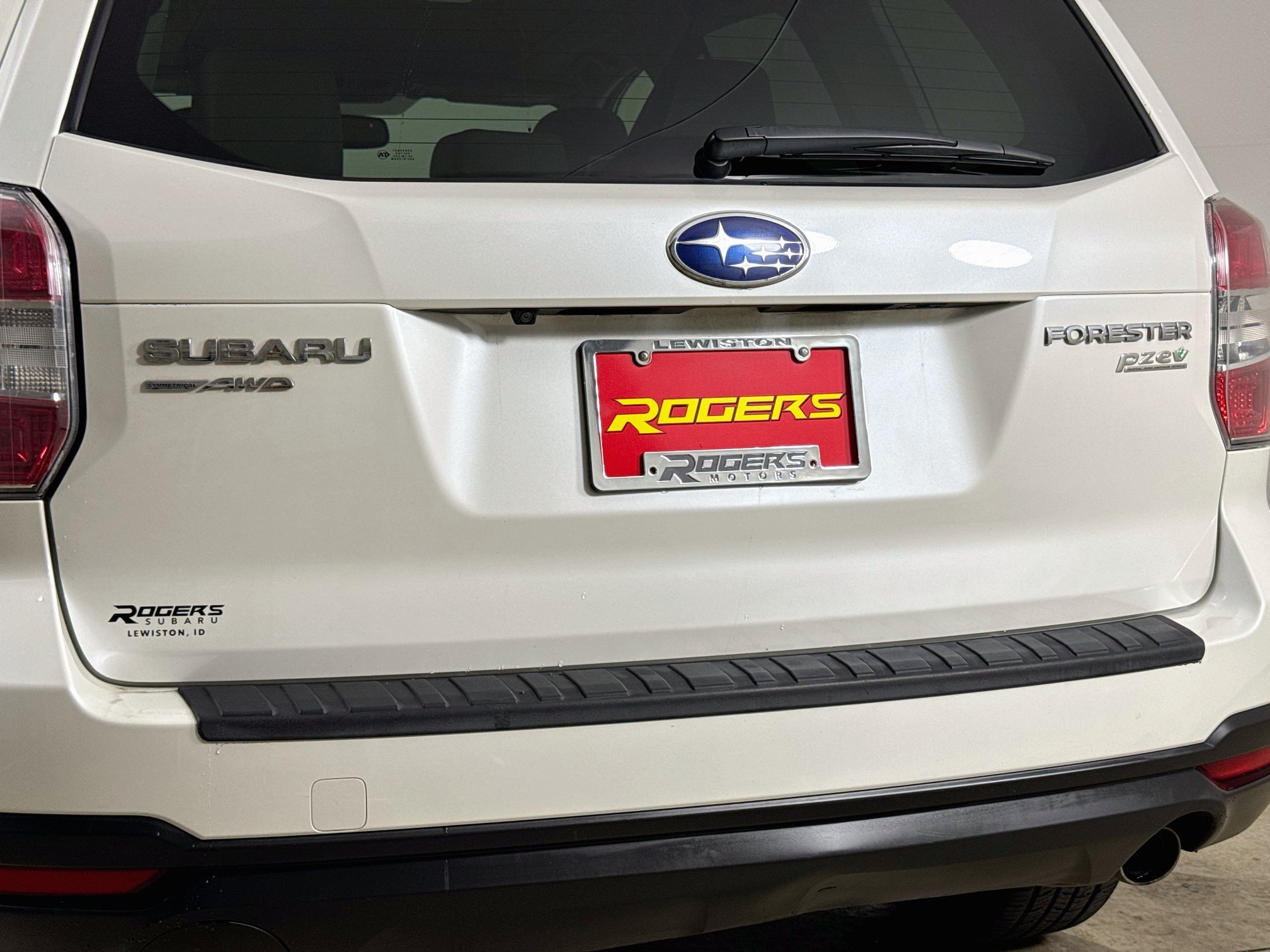 Used 2015 Subaru Forester 2.5i Touring AWD/4WD image 28