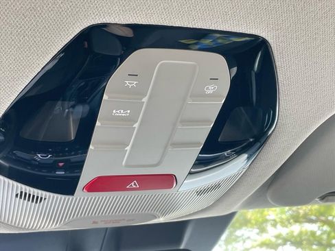 Used 2025 Kia K4 LXS image 16