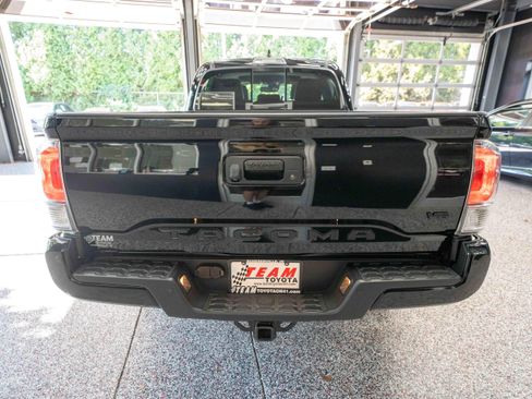 Used 2023 Toyota Tacoma TRD Sport w/ TRD Premium Sport Package AWD/4WD image 3