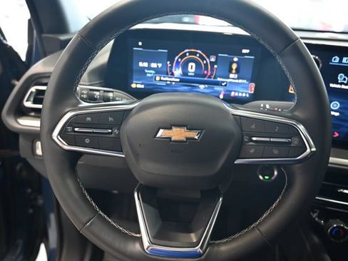 Used 2025 Chevrolet Traverse LT w/ Driver Confidence Package FWD image 21