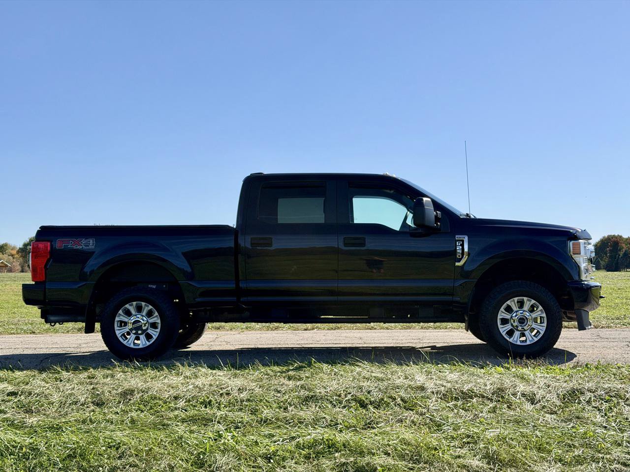 Used 2021 Ford F250 XL w/ STX Appearance Package AWD/4WD image 7