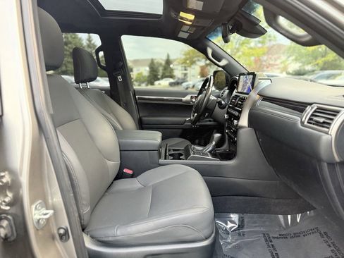 Used 2023 Lexus GX 460 Premium image 25