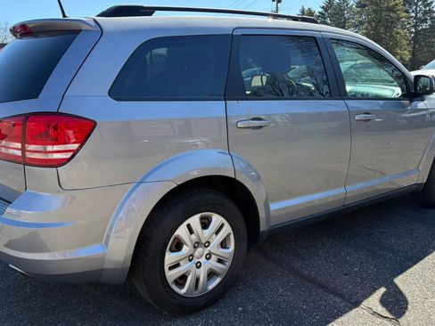 Used 2019 Dodge Journey SE FWD image 10