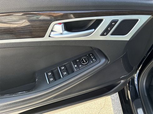 Used 2017 Genesis G80 3.8 w/ Option Group 02 image 19