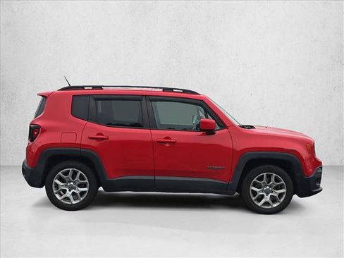 Used 2017 Jeep Renegade Latitude w/ Popular Equipment Group image 3