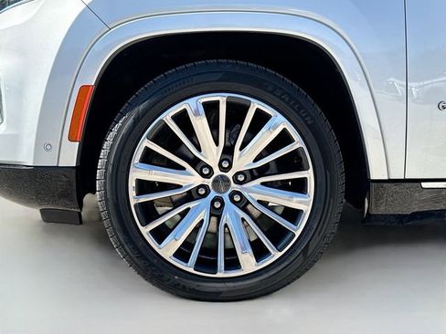 Used 2024 Jeep Grand Wagoneer L Series III image 44