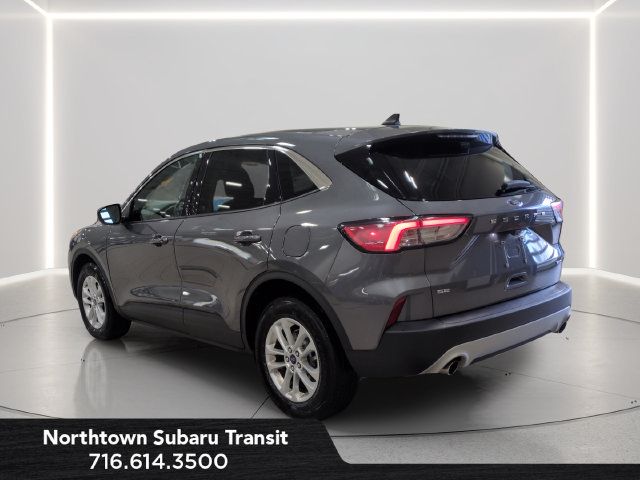 Used 2021 Ford Escape SE w/ Convenience Package AWD/4WD image 3