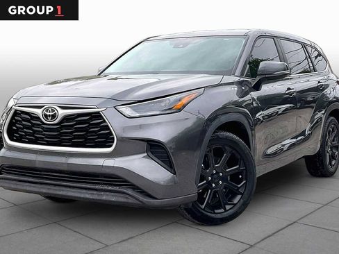 Used 2023 Toyota Highlander L image 1