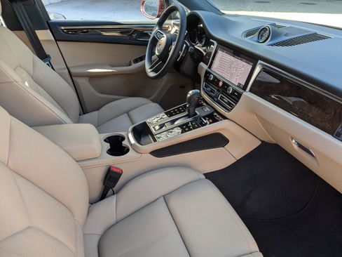 New 2026 Porsche Macan image 27