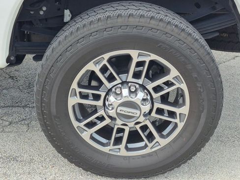 Used 2025 Ford F250 Platinum w/ Platinum Plus Package AWD/4WD image 21