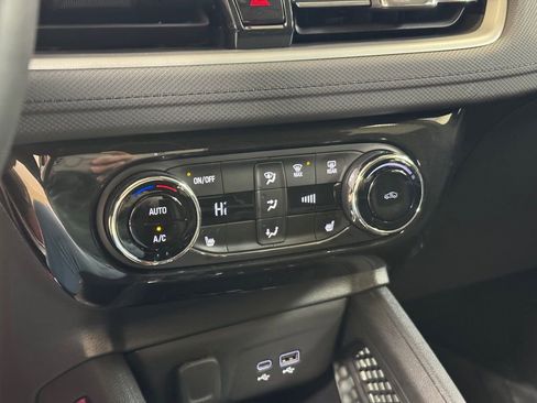 Used 2025 Chevrolet TrailBlazer LT w/ Convenience Package image 38