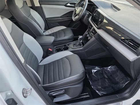 Used 2022 Volkswagen Taos SEL w/ Panoramic Sunroof Package image 31