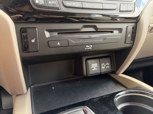 Used 2019 Honda Pilot Touring image 31