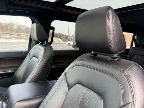 Used 2021 Ford Expedition Max Limited image 10