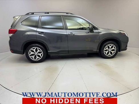 Used 2023 Subaru Forester Premium image 6