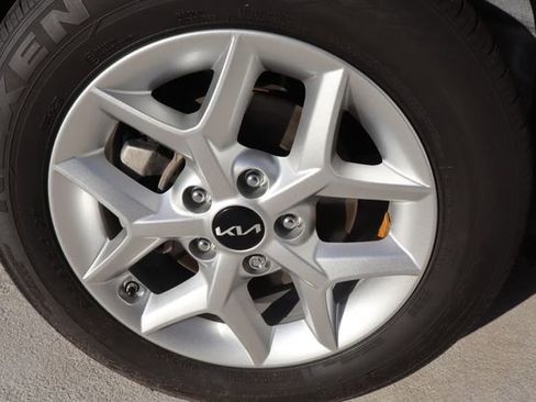 Used 2024 Kia Soul S FWD image 41