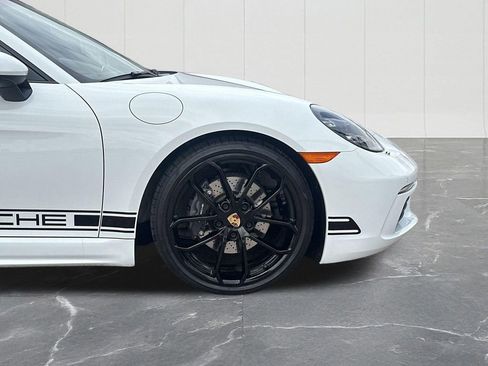 Used 2024 Porsche 718 Cayman image 12