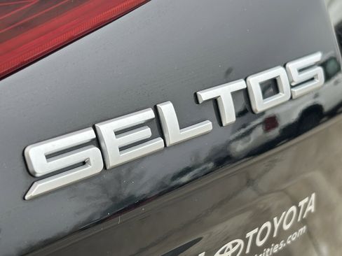 Used 2023 Kia Seltos S image 8