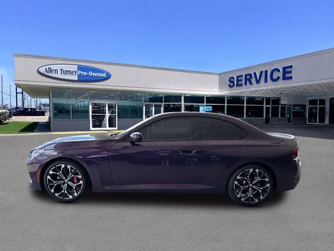 Used 2025 BMW 230i Coupe w/ M Sport Package RWD image 4