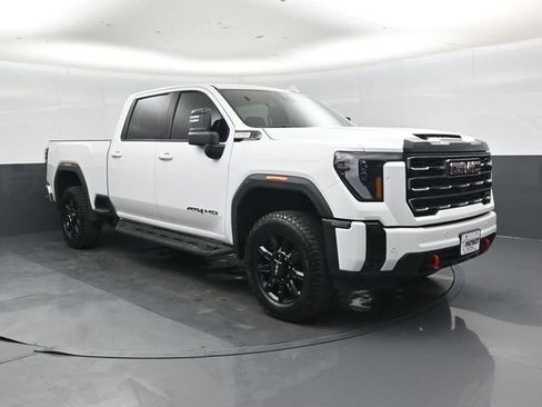 Used 2025 GMC Sierra 2500 AT4 AWD/4WD image 1