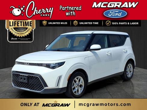Used 2024 Kia Soul LX w/ Option Group 015 FWD image 1