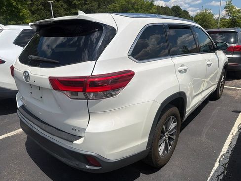 Used 2018 Toyota Highlander XLE FWD image 5
