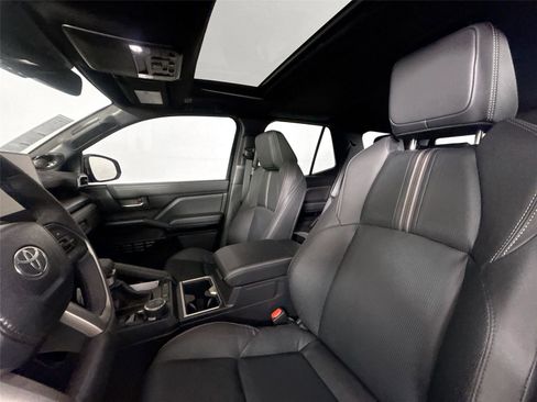 Certified 2026 Toyota 4Runner Limited AWD/4WD image 3