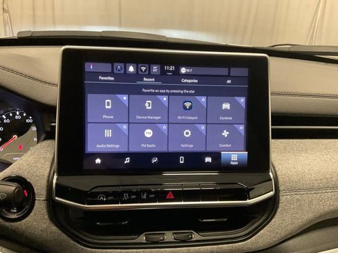 Used 2024 Jeep Compass Latitude image 22