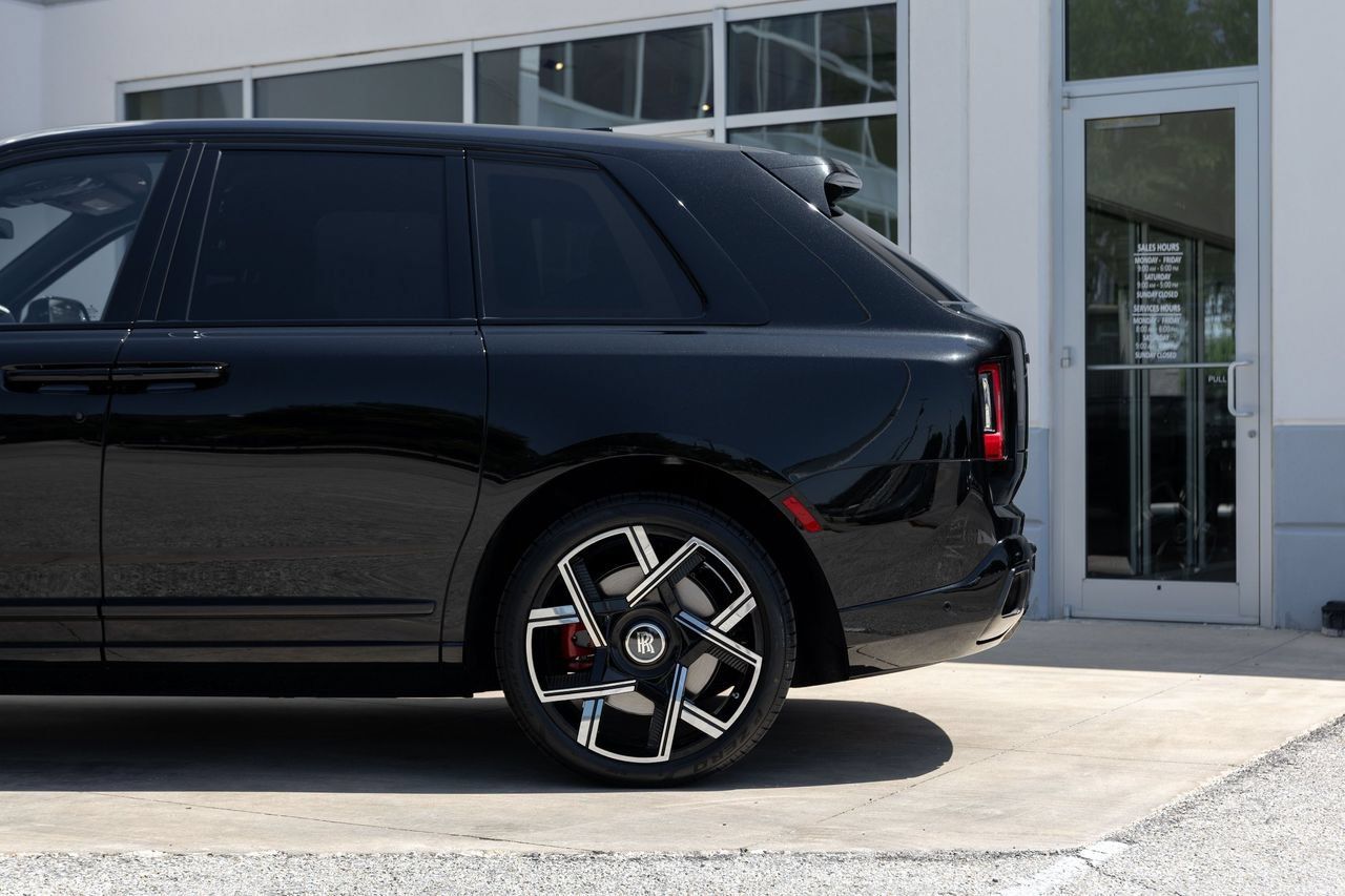 New 2027 Rolls-Royce Cullinan Black Badge AWD/4WD image 14