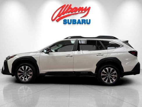 Used 2025 Subaru Outback Limited image 8