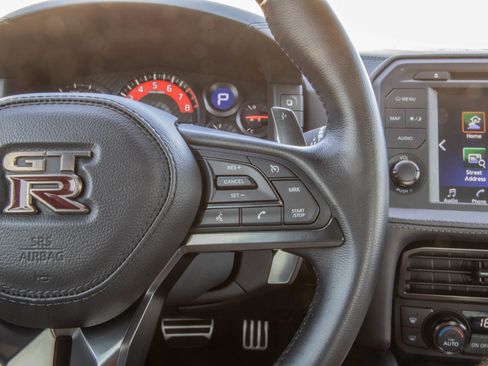 Used 2023 Nissan GT-R Premium AWD/4WD image 21