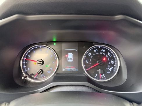 Used 2019 Toyota RAV4 XLE Premium FWD image 42