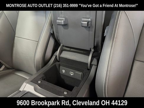 Used 2024 Jaguar F-PACE R-Dynamic S image 30