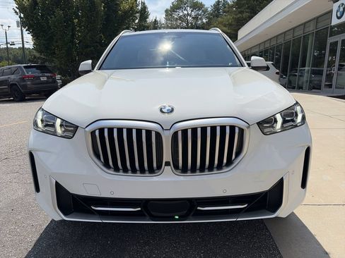 Used 2024 BMW X5 xDrive40i w/ Premium Package AWD/4WD image 10