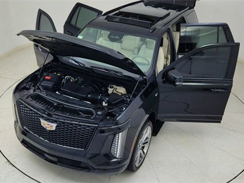 Used 2025 Cadillac Escalade Sport Platinum w/ LPO, Floor Liner Package image 93