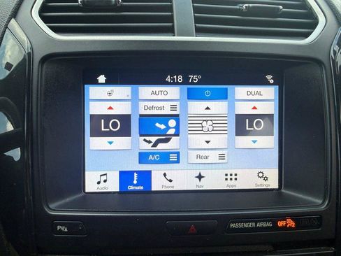 Used 2017 Ford Explorer XLT w/ Equipment Group 202A FWD image 20