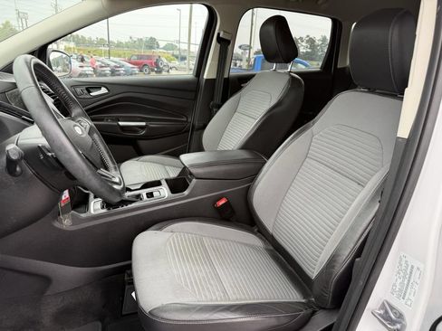 Used 2018 Ford Escape SE w/ SE Sport Appearance Package FWD image 8