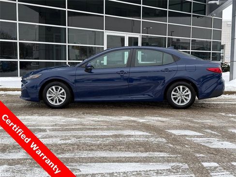 Used 2025 Toyota Camry LE image 6
