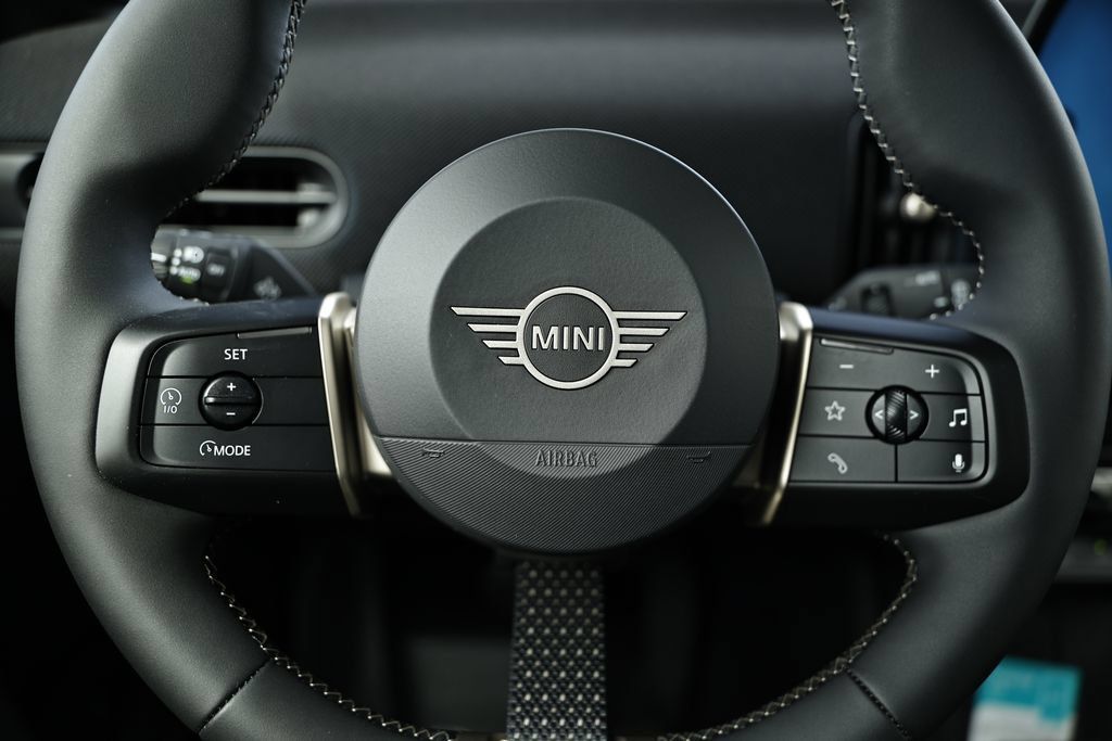 New 2026 MINI Cooper 2-Door Hardtop FWD image 29