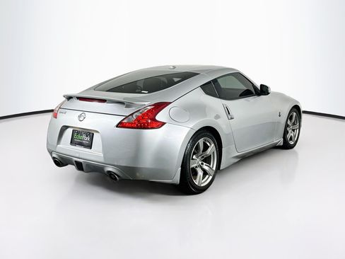 Used 2009 Nissan 370Z Touring w/ Aerodynamics Pkg RWD image 9