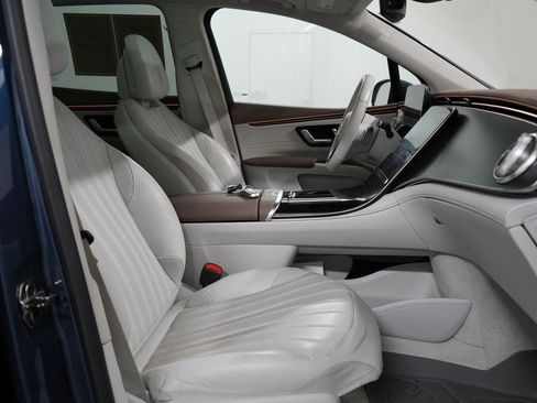 Used 2023 Mercedes-Benz EQS 450+ 4MATIC SUV w/ AMG Line Exterior Package image 24