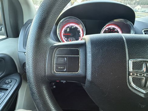 Used 2015 Dodge Grand Caravan SXT image 20