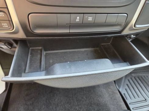 Used 2016 RAM 1500 Classic SLT AWD/4WD image 27