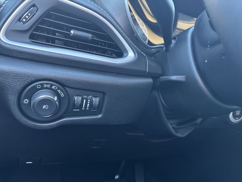 New 2026 Chrysler Pacifica Select image 28